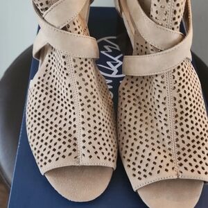 Nordstrom's BellaVita Tan Perforated Sandals Size 11.